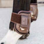 Kentucky Horsewear - Protège-Boulets Double Coque Air Velcro Marron – Image 3